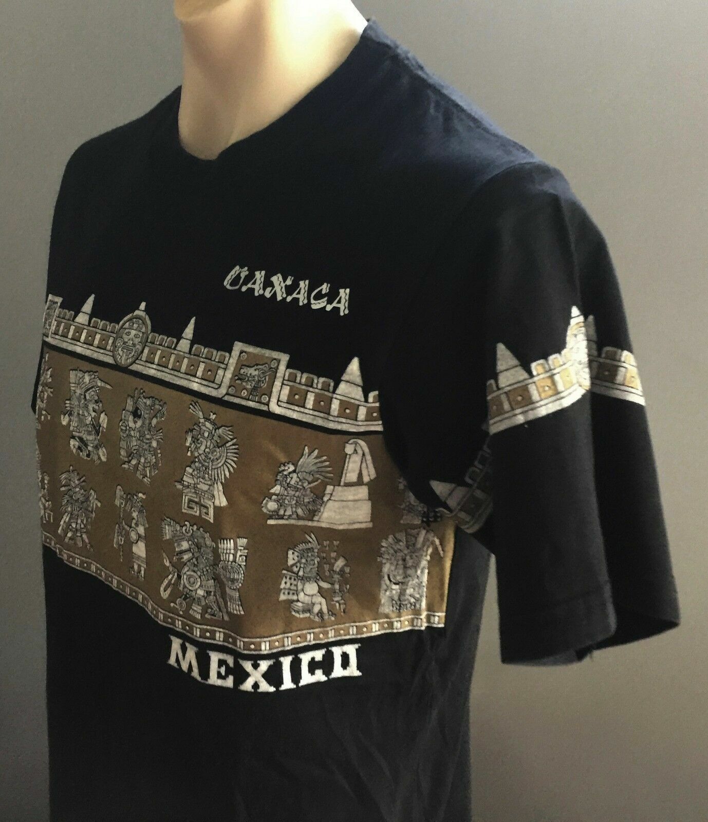 Mens T-Shirt UAXACA MEXICO Black & GoId Aztec Print Souvenir Tee Size M NEW