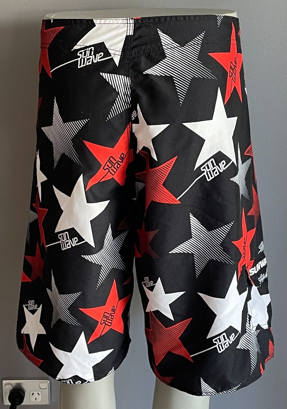 Board Shorts SUNWAVE Swim Trunks Black Red White Stars Mens Size 40 102cm Waist