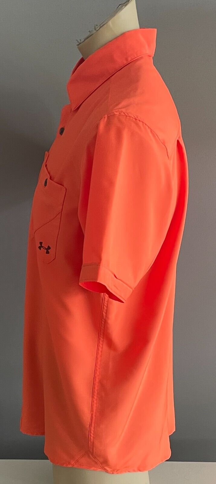 Mens UNDER ARMOUR " HeatGear " Neon Orange Short Sleeve Button Shirt Size M NEW