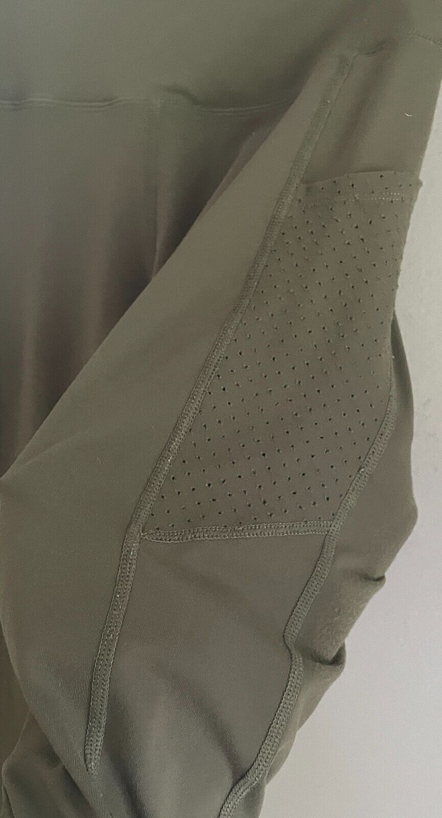 ROCKWEAR Leggings Khaki 3/4 Length Activewear Pants Perforated Pockets Siz 6 NEW