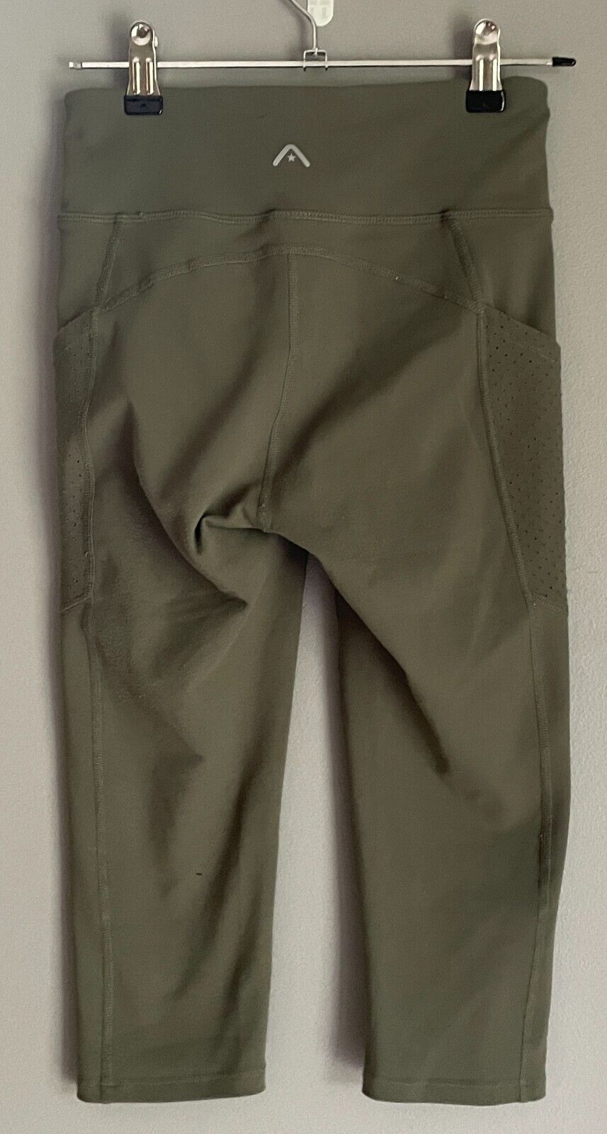 ROCKWEAR Leggings Khaki 3/4 Length Activewear Pants Perforated Pockets Siz 6 NEW