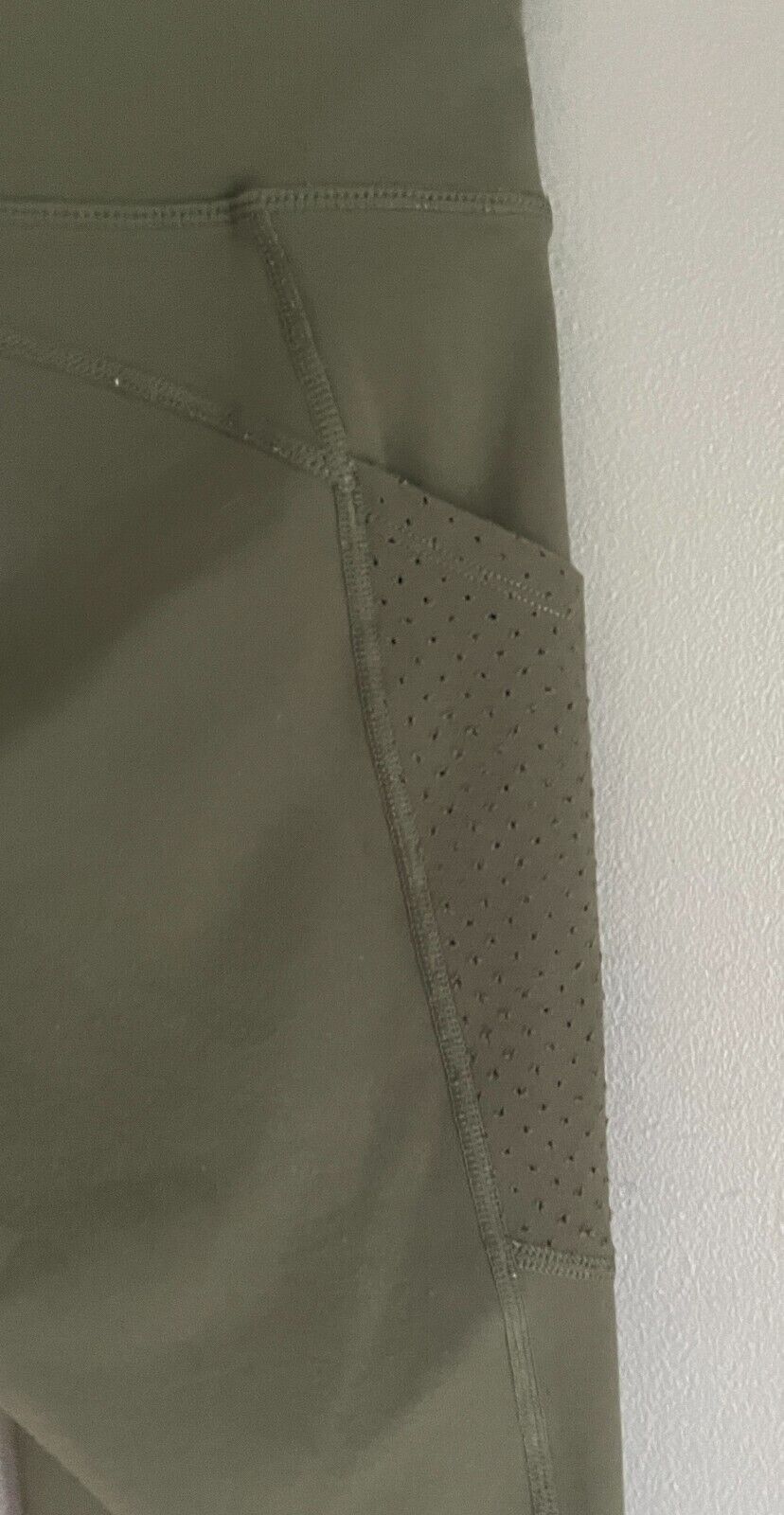 ROCKWEAR Leggings Khaki 3/4 Length Activewear Pants Perforated Pockets Siz 6 NEW