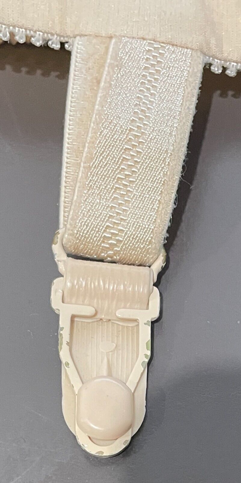 PLAYTEX Can't Believe Its A Girdle Suspender Belt Beige Open Bottom Size 16 Vtg