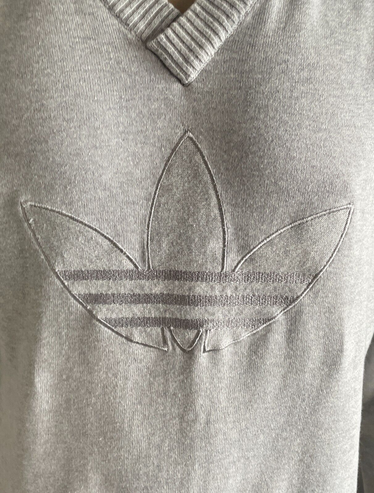 ADIDAS Mens Knit Sweatshirt Sweater Grey Marl V-Neck Size L Large Logo NEW
