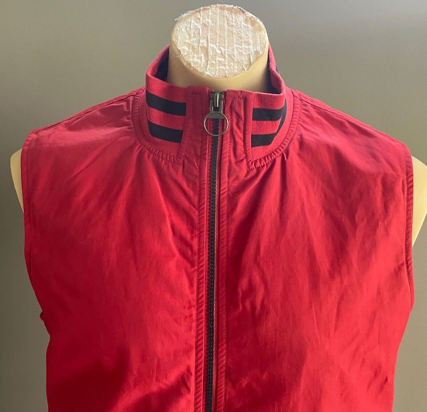 M J BALE Voyager Collection Mens Size M Red Navy Dray Gilet Vest Jacket Full Zip
