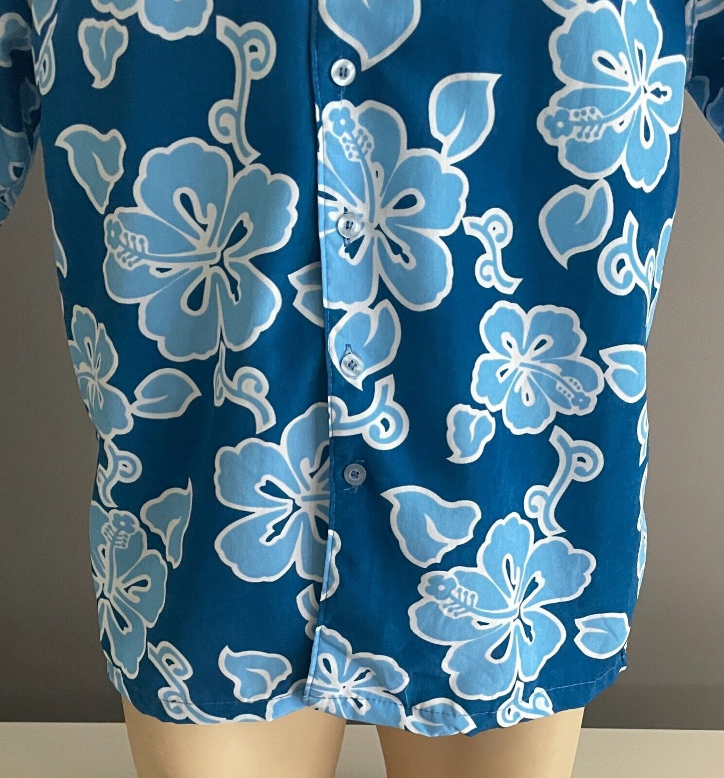 MOGUL Hawaiian Shirt Short Sleeve Mens Size M Blue & White Tropical Print