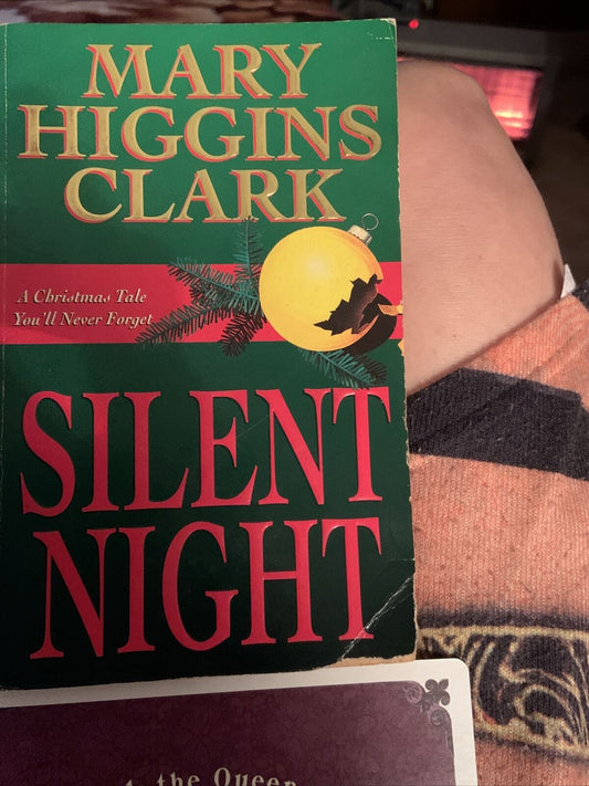 Book SILENT NIGHT By Mary Higgins Clark Queen Of Suspense PB 1996 Foxing