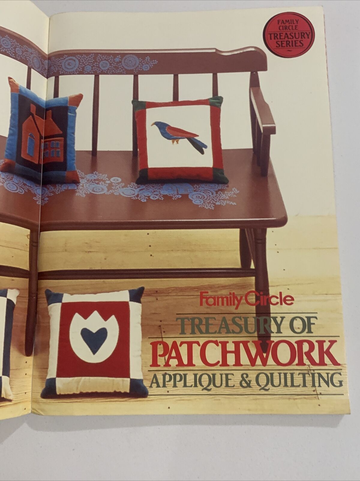 TREASURY OF PATCHWORK Applique & Quilting Book Family Circle Cushions Kimono PB