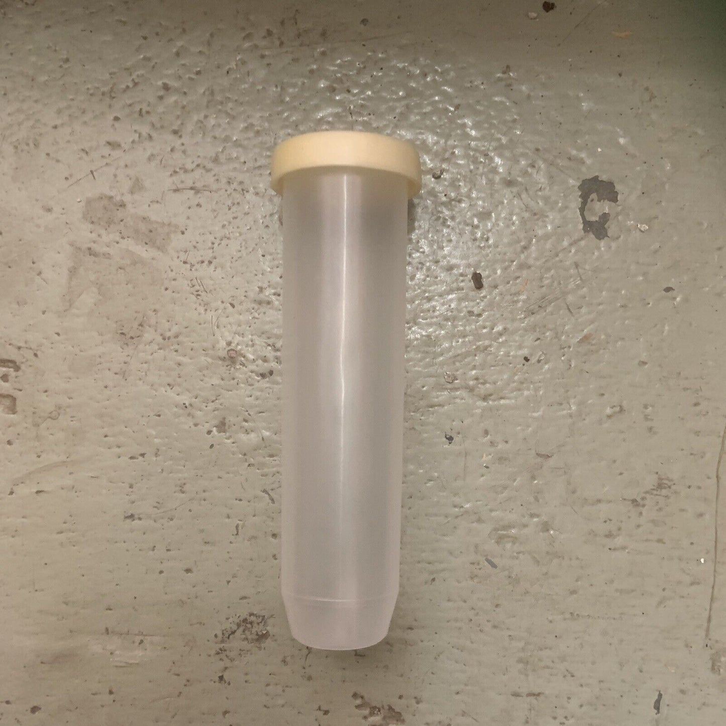 New 3 Dozen (36) 60cc Plant Flower Tubes Plastic Nutrition Water Vial Rubber Cap