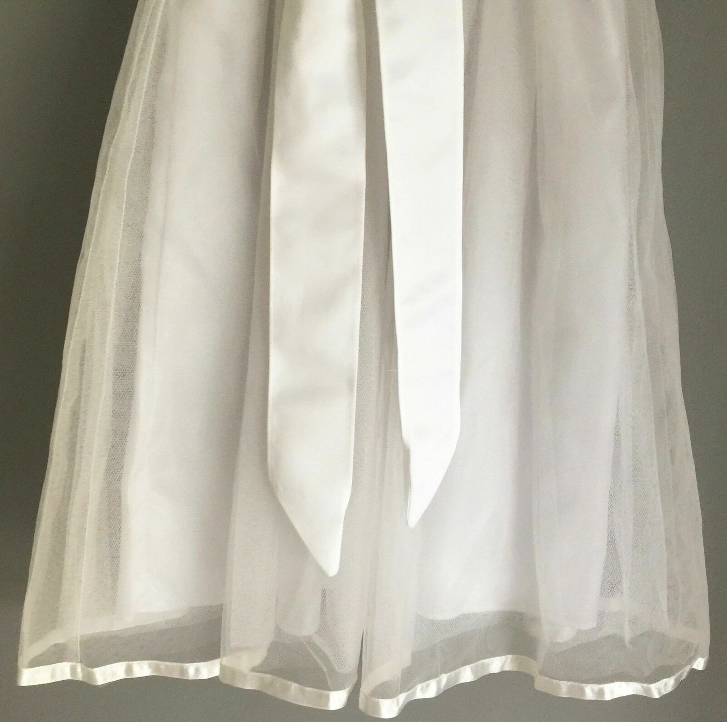 Our Small World White Flower Girl Dress Tulle Pearl Formal Party Size 4 NEW