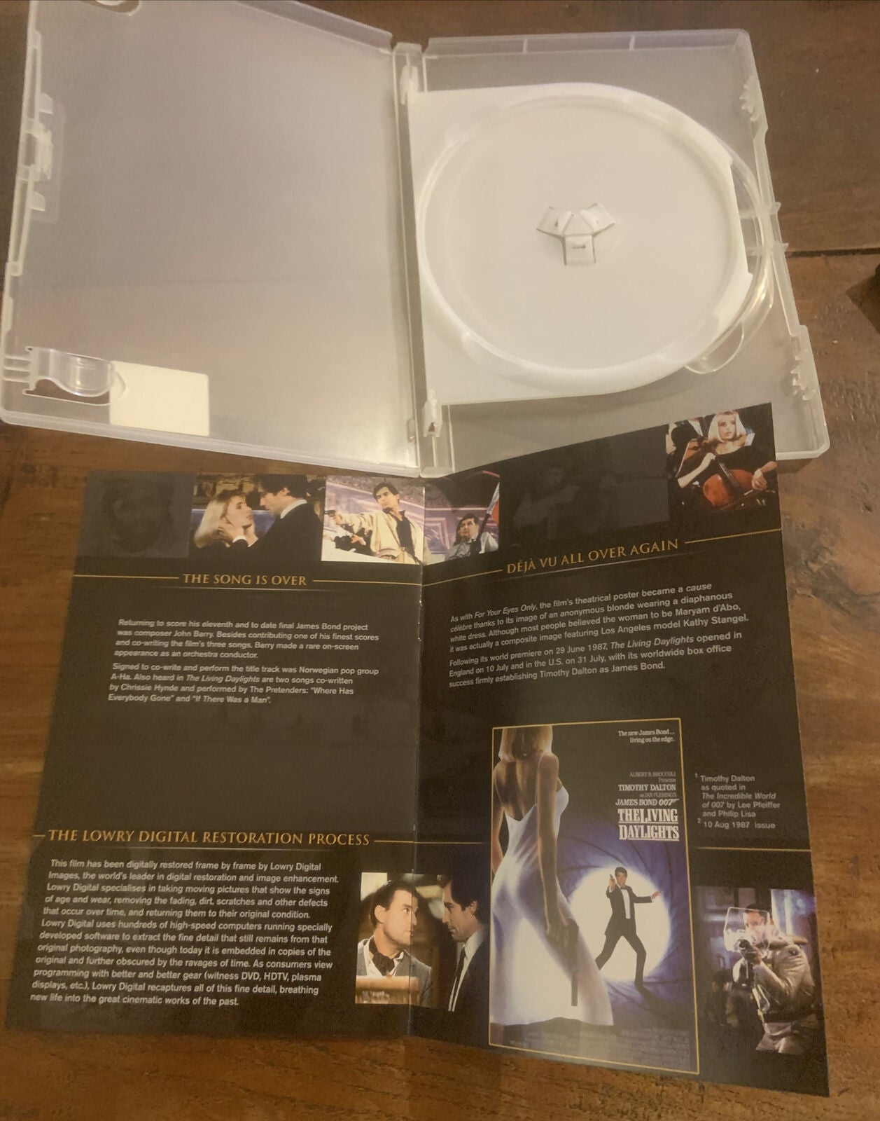 EMPTY CASE & Booklet ONLY 007 The Living Daylights James Bond   *NO DISCS