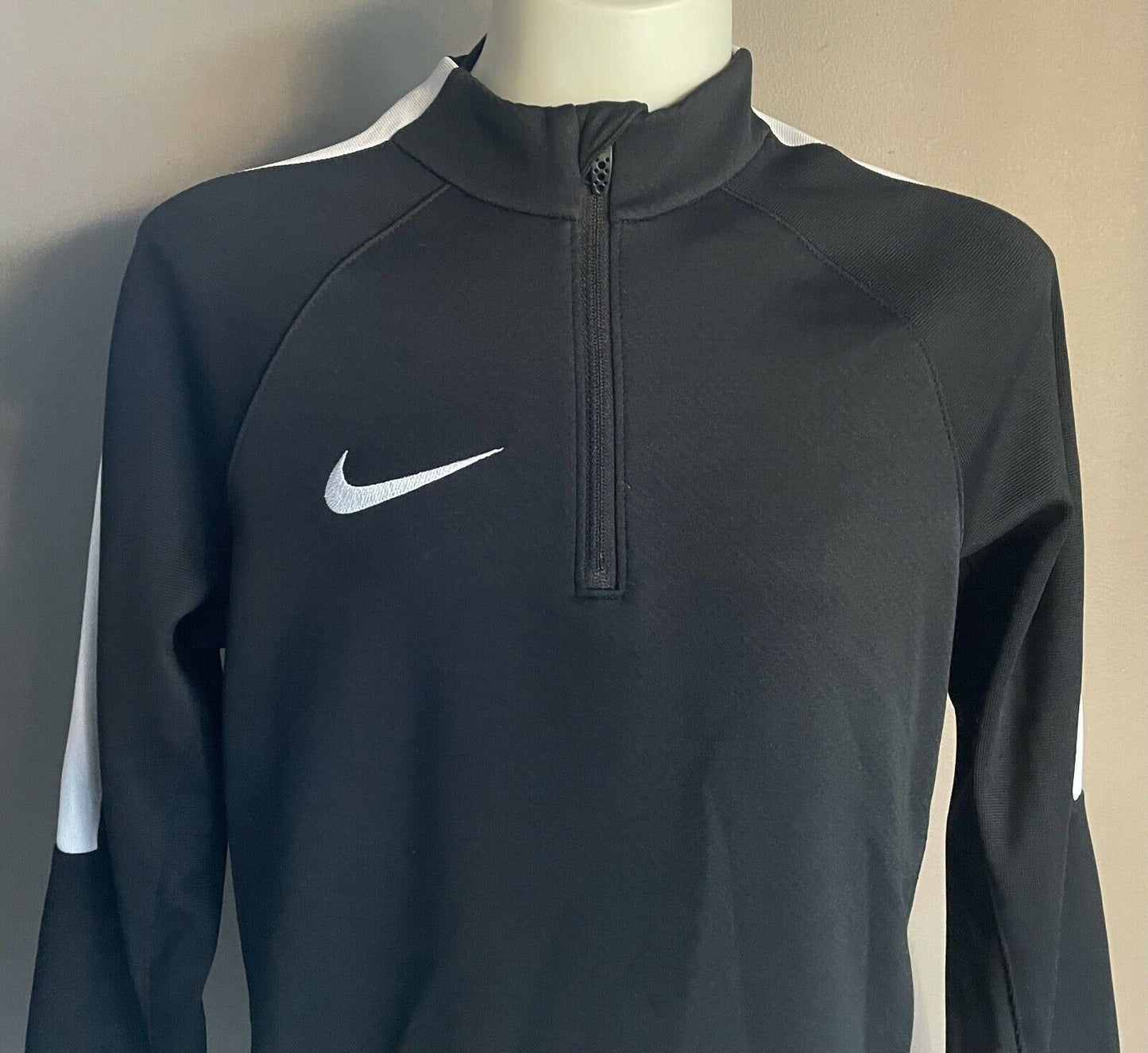 NIKE Dri-Fit Black & White Trim 1/2 Zip Long Sleeve Top S 8 10 Height 128 137cm