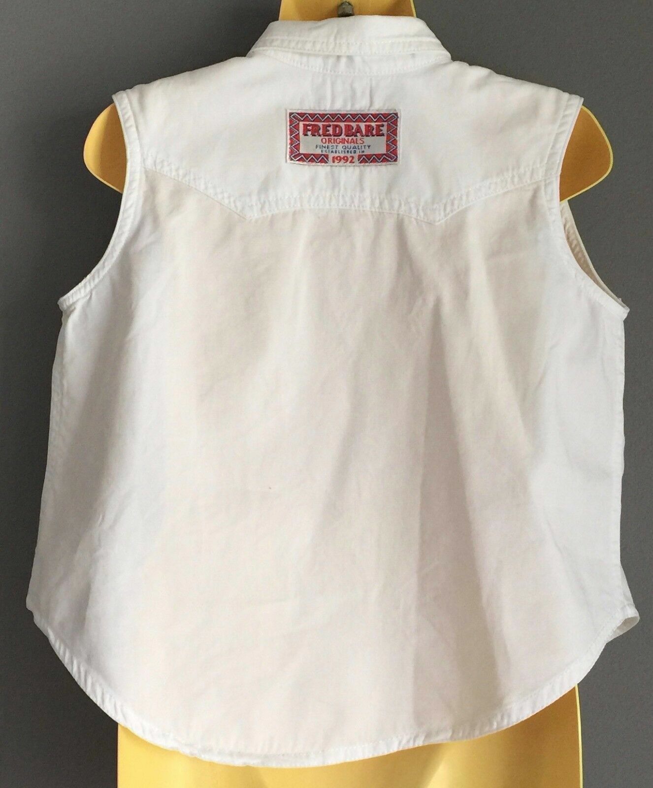 New Girls FRED BARE Shirt White Sleeveless Blouse Size 4 Stylish Casual