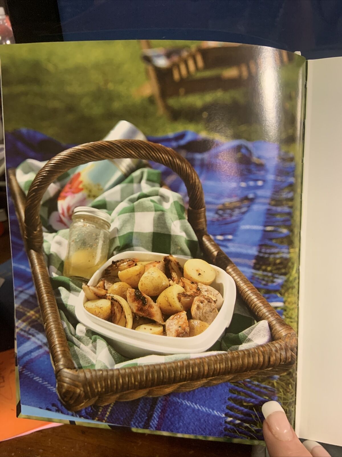 New SENSATIONAL SALADS Love Food Small Padded Cover Book 220 Pages Recipes