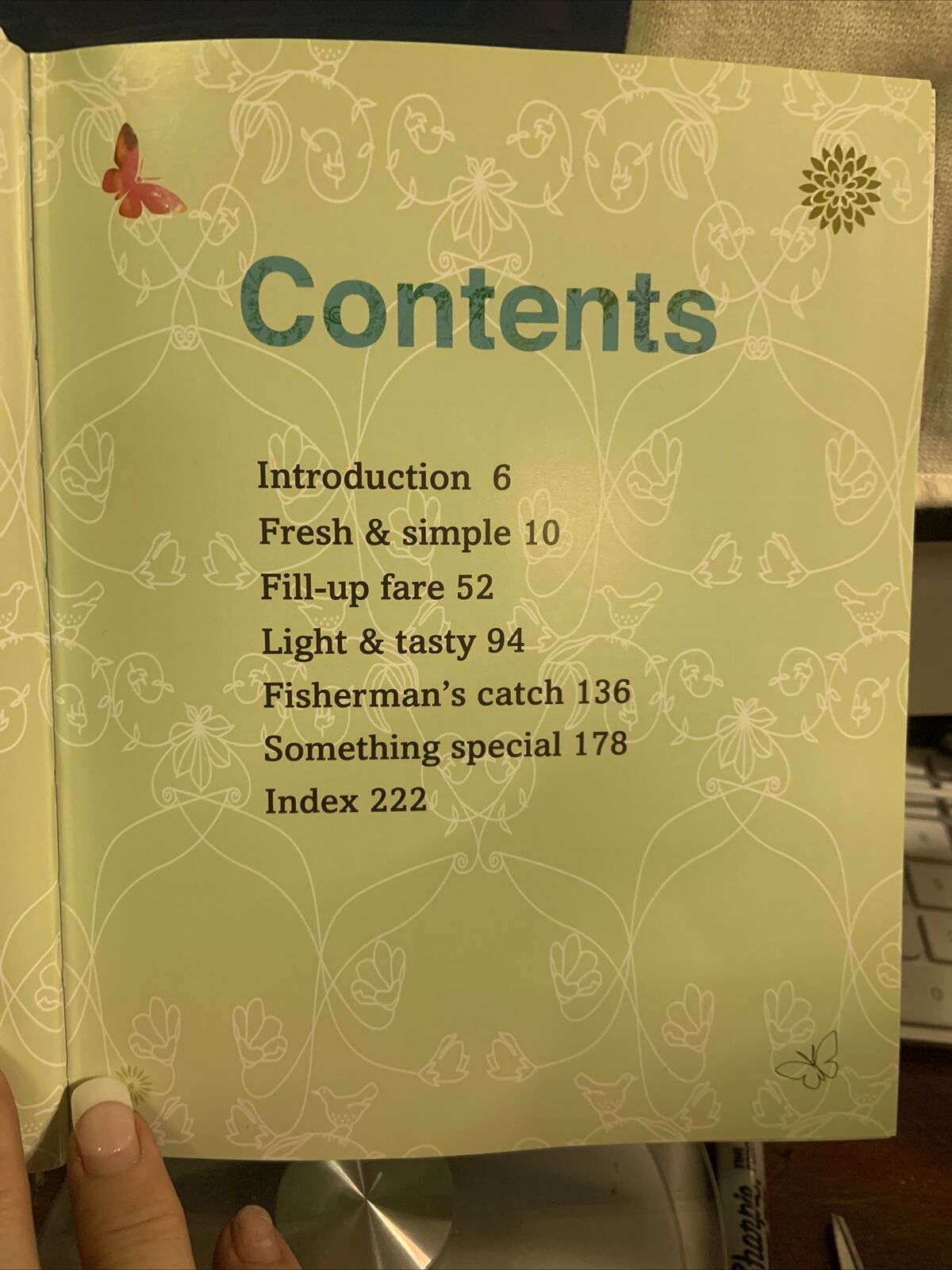 New SENSATIONAL SALADS Love Food Small Padded Cover Book 220 Pages Recipes