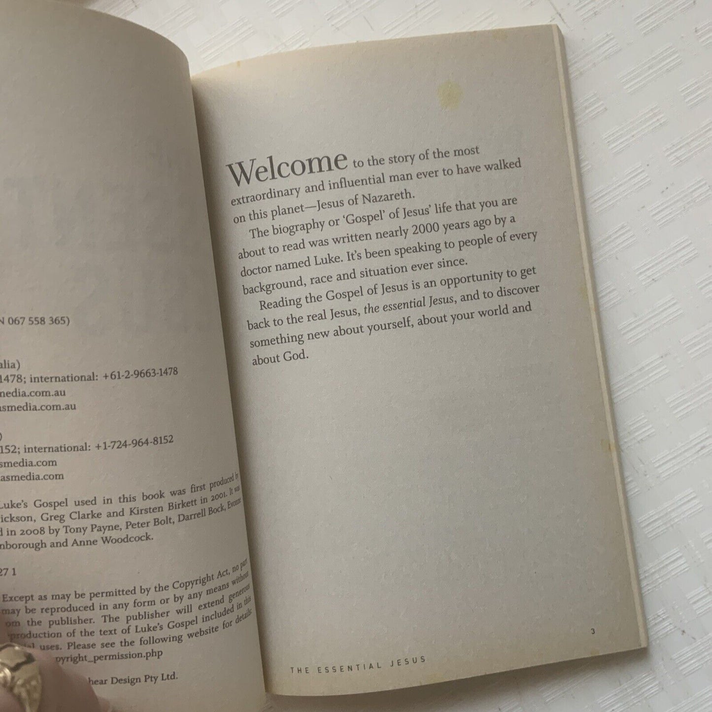 THE ESSENTIAL JESUS Read the Gospel of Jesus for Yourself by Mathias Media Aust