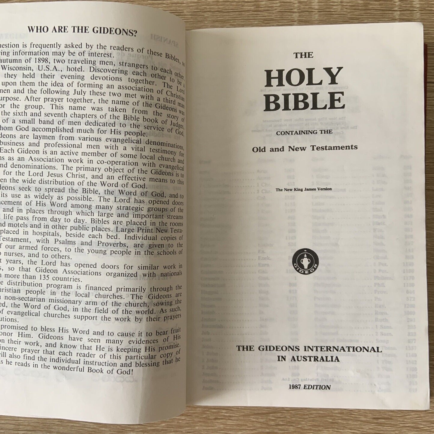 1987 THE HOLY BIBLE GIDEONS OLD NEW TESTAMENTS New King James Version RED HC
