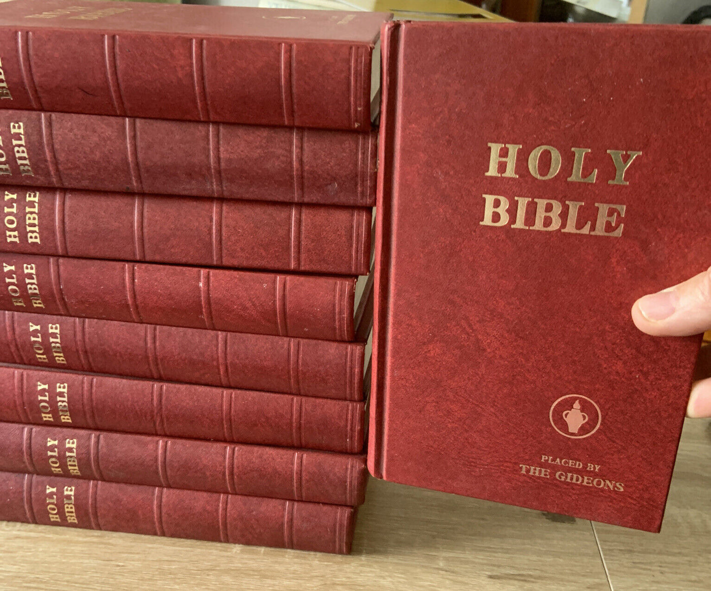 1987 THE HOLY BIBLE GIDEONS OLD NEW TESTAMENTS New King James Version RED HC