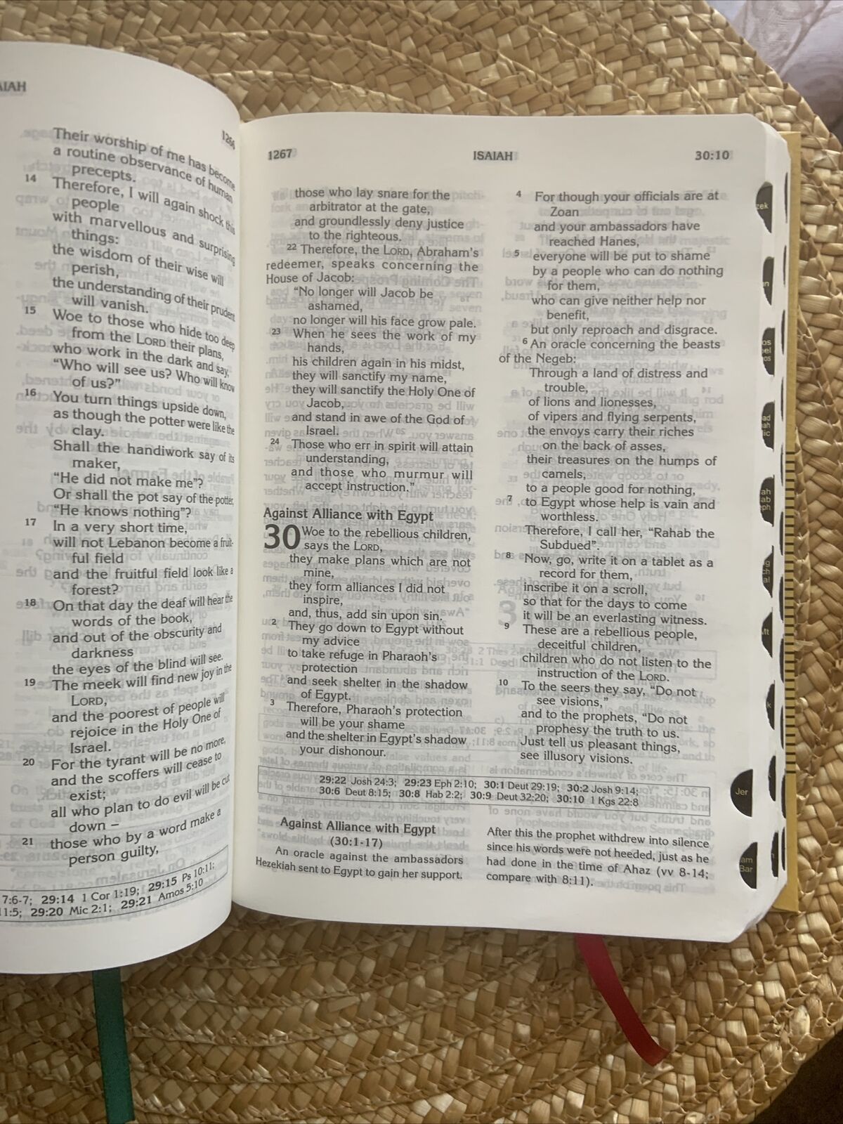 THE NEW COMMUNITY BIBLE Catholic Edition HC 2012 Fine Paper 2 Ribbons Beautiful