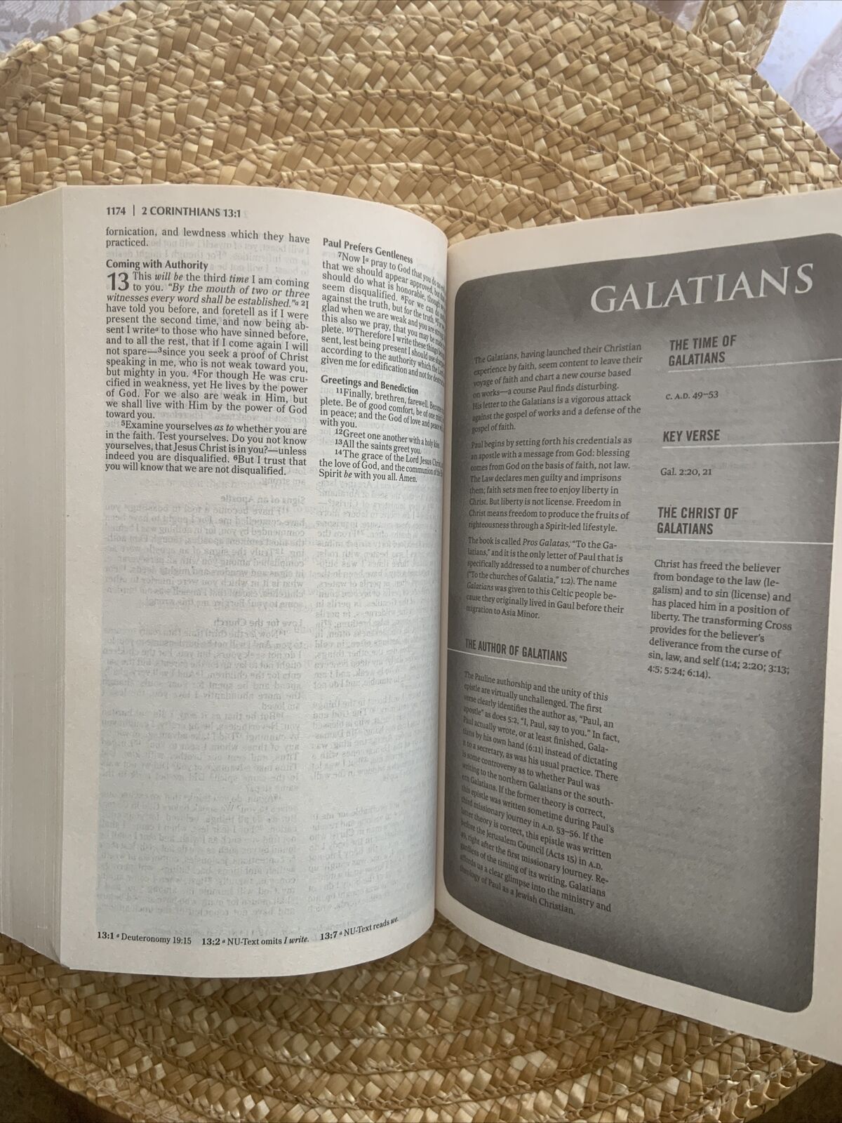 NKJV HOLY BIBLE Study Edition HC Book by Thomas Nelson 1982 Mint Condition