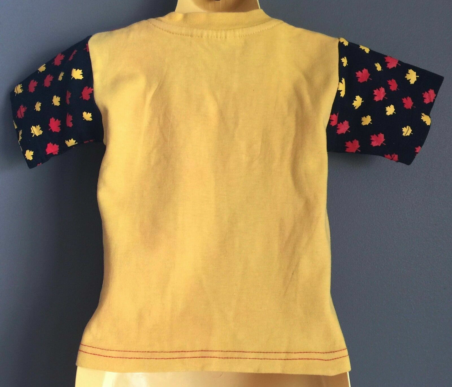New Unisex CANADA Souvenir Tee Red Navy & Yellow T shirt Size 18 Months
