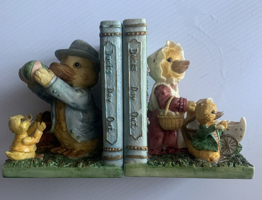 Vintage BOOKENDS Pair 1980s DUCKS Ornamental Ceramic  Kitsch FIGURINES Family
