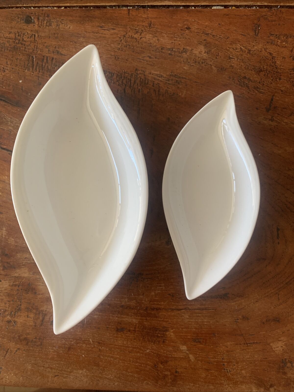 New LEAF NESTING BOWLS 2x 20cm| 15cm Design CYC CHINA WAVE  Curved