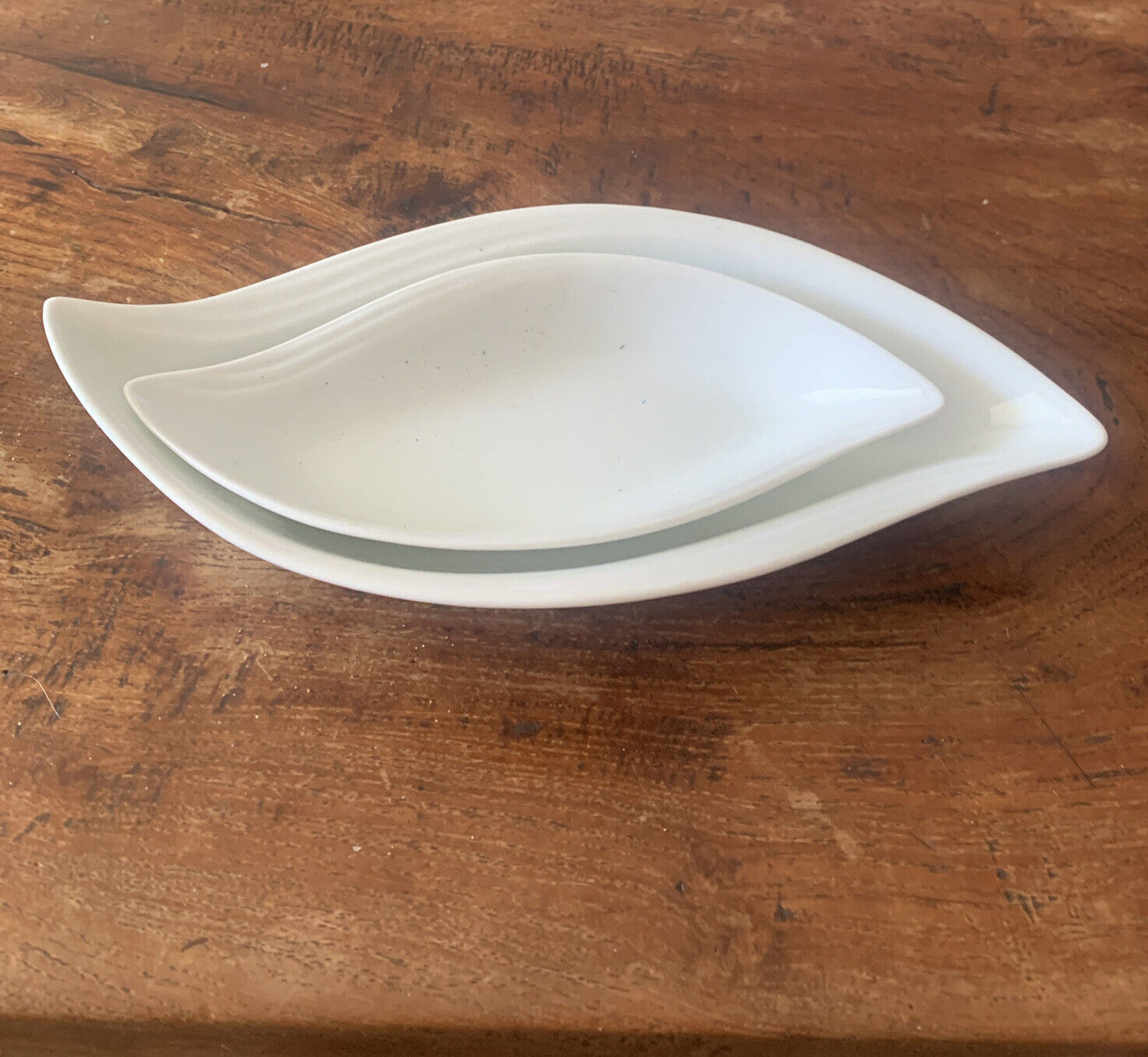New LEAF NESTING BOWLS 2x 20cm| 15cm Design CYC CHINA WAVE  Curved