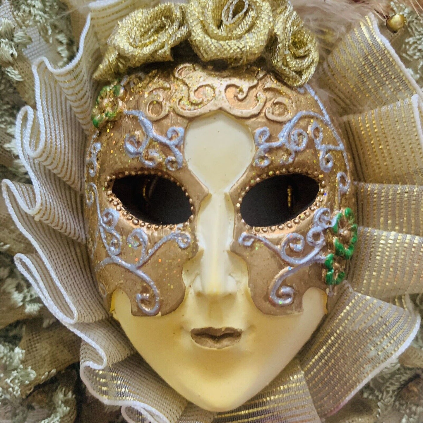 Venetian Hanging Ornament 7cm Gold MASQUERADE MASK Beautiful Pottery Charm Italy
