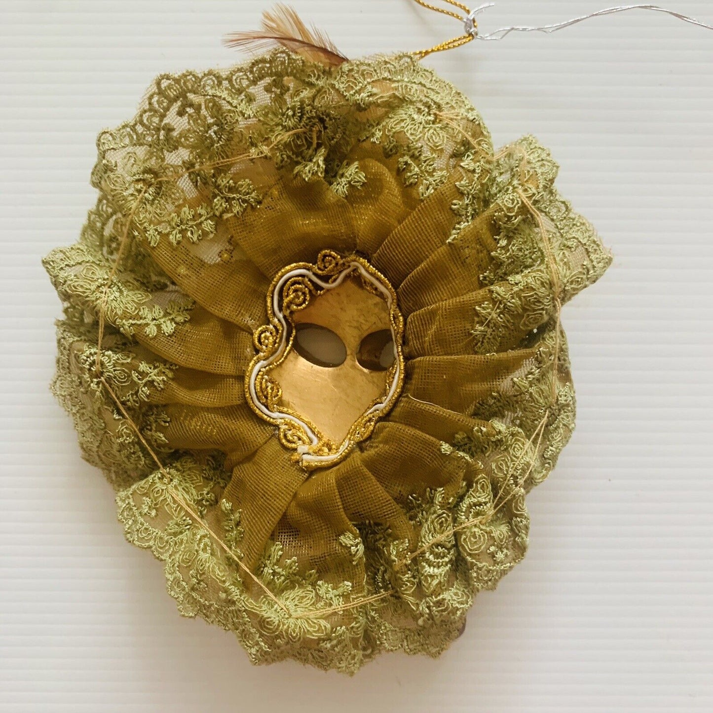 Venetian Hanging Ornament 7cm Gold MASQUERADE MASK Beautiful Pottery Charm Italy