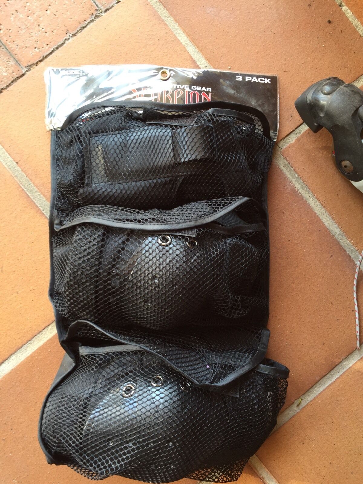 ROLLER SKATES SIZE 6 | 39 SKATES Brand Outdoor Sports
