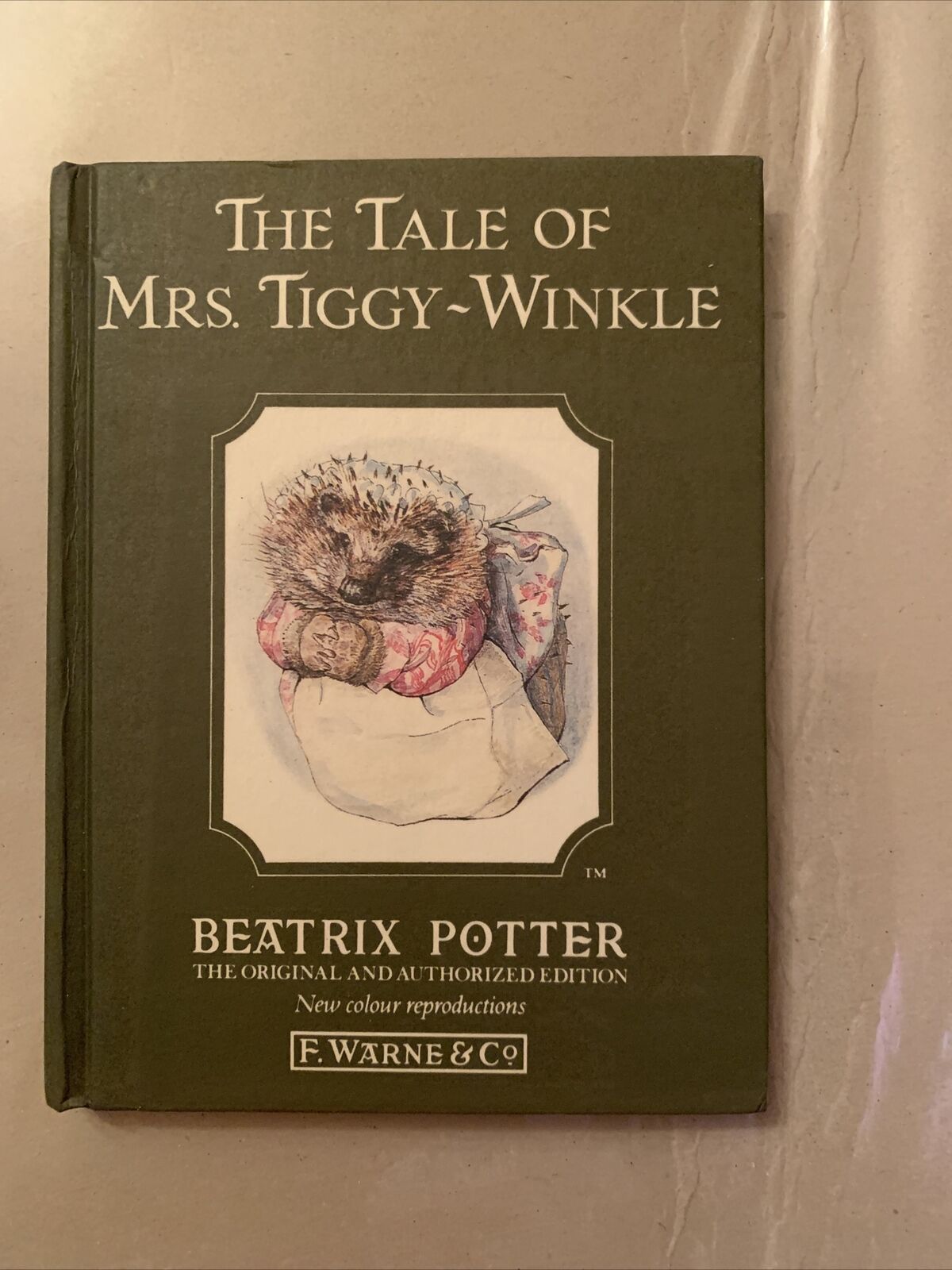 Mini HC BEATRIX POTTER " The Tale Of  Mrs Tiggy  Winkle " 1987 F Warne & Co