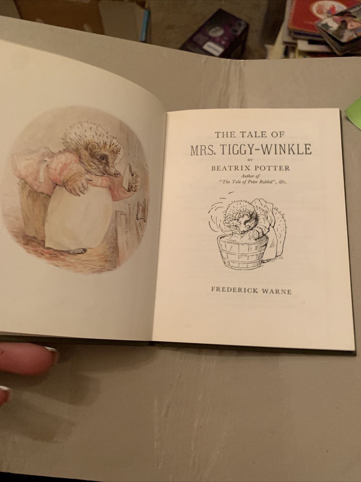 Mini HC BEATRIX POTTER " The Tale Of  Mrs Tiggy  Winkle " 1987 F Warne & Co