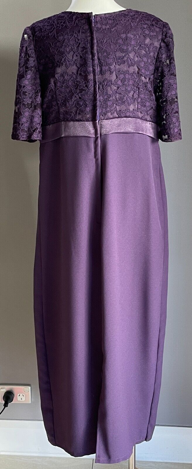 Teen Girl Long Formal Purple A-Line Midi Gown Short Sleeve Lace Bodice 16 Years