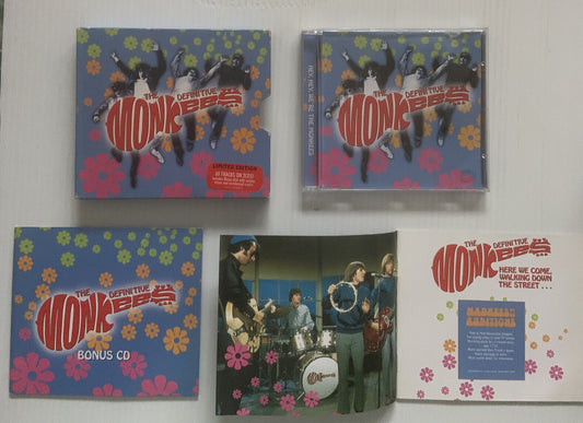 CD + Book THE MONKEES The Definitive Best Of Deluxe 2 Disc 2001 Warner Slip Case