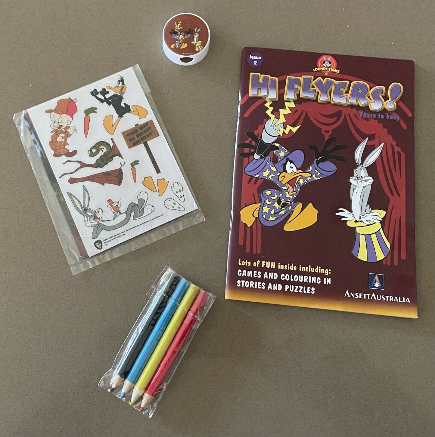 New Vintage ANSETT AUSTRALIA Kids Back Pack Activity Pack Warner Bros Theme