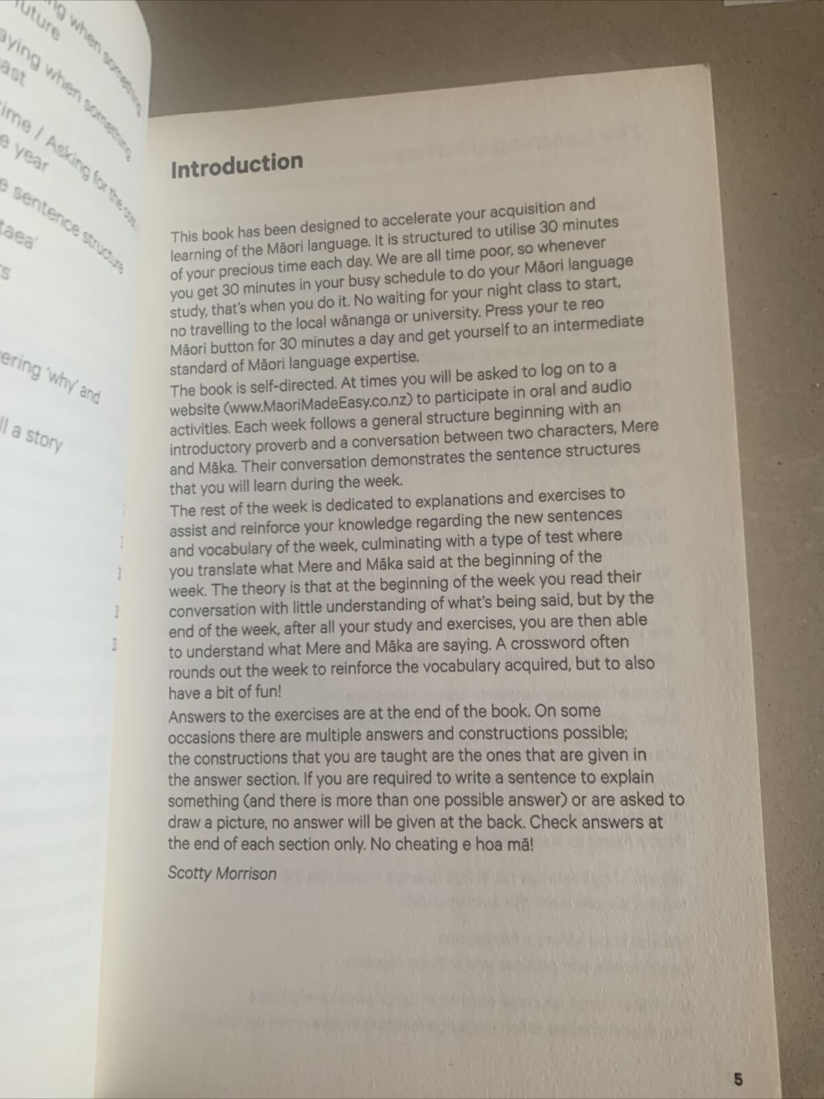 MĀORI MADE EASY For Everyday Learners of the MAORI LANGUAGE Scotty Morrison 2015