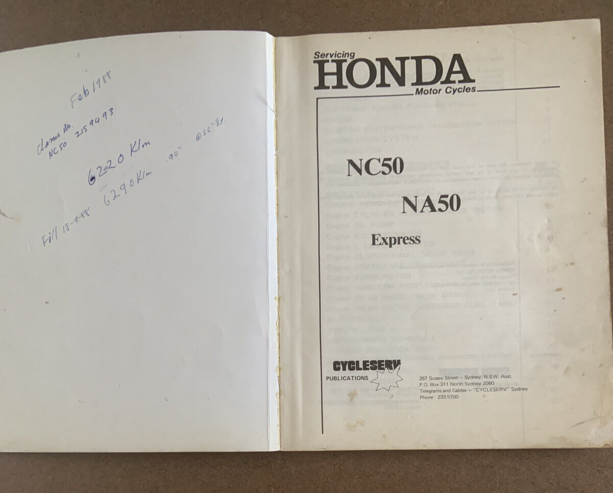 Servicing HONDA MOTOR CYCLES NA 50 NC 50 Express PB 1979 Japan