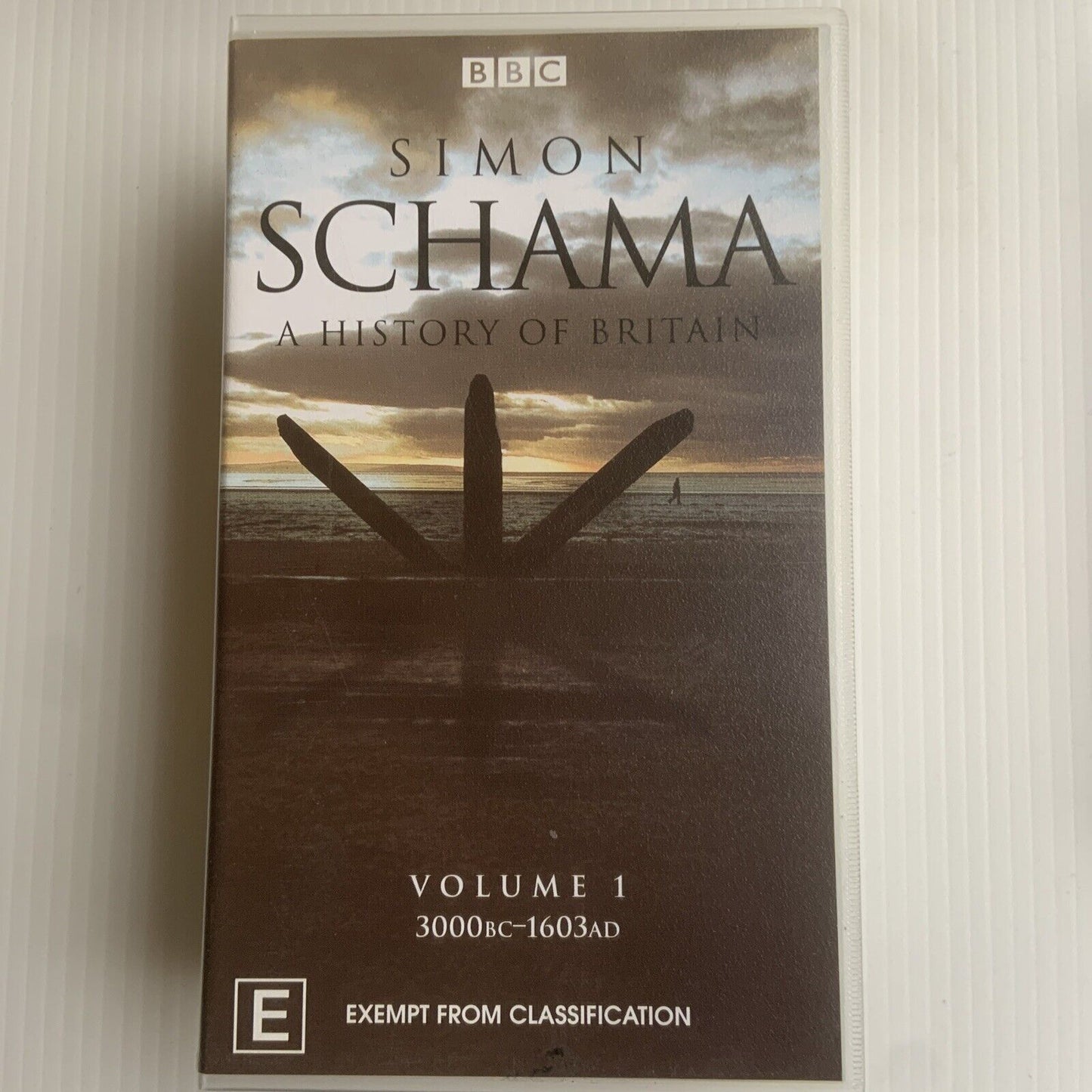 VHS Simon Schama A History of Britain Vol1 1  3000 BC 1603 AD 2 x  Video Box Set