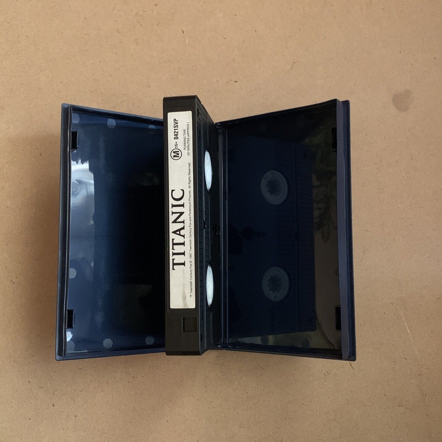 VHS TITANIC 1998 James Cameron Video Tape Cassette Hollywood DiCaprio Winslet