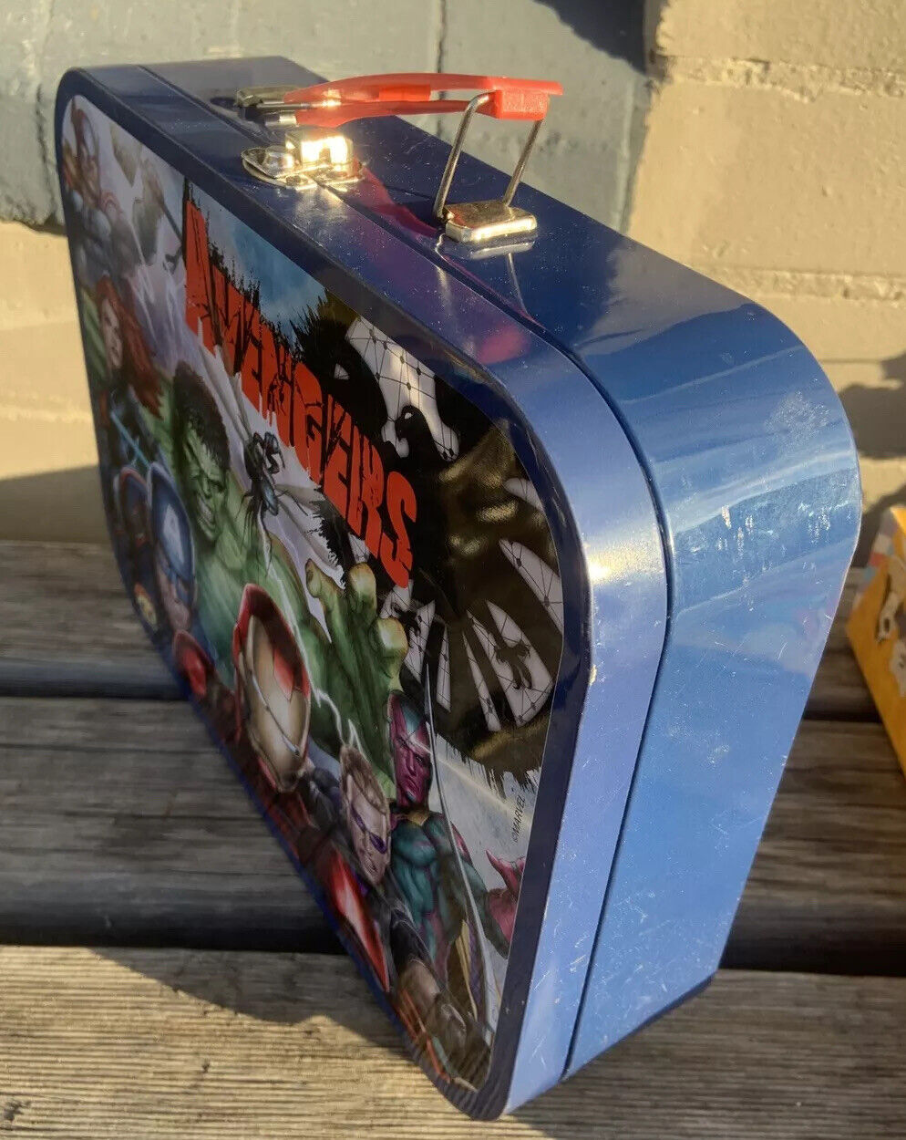 Jigsaw Puzzle MARVEL AVENGERS Lunchbox 2018 Collectors  Pressed Metal Lunch Box