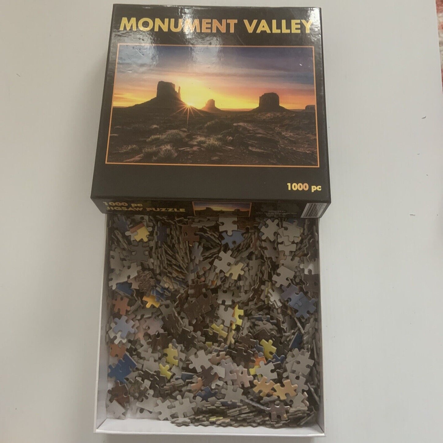 Jigsaw Puzzle MONUMENT VALLEY 1000pc Landscape Sunrise New Imported Gift Box