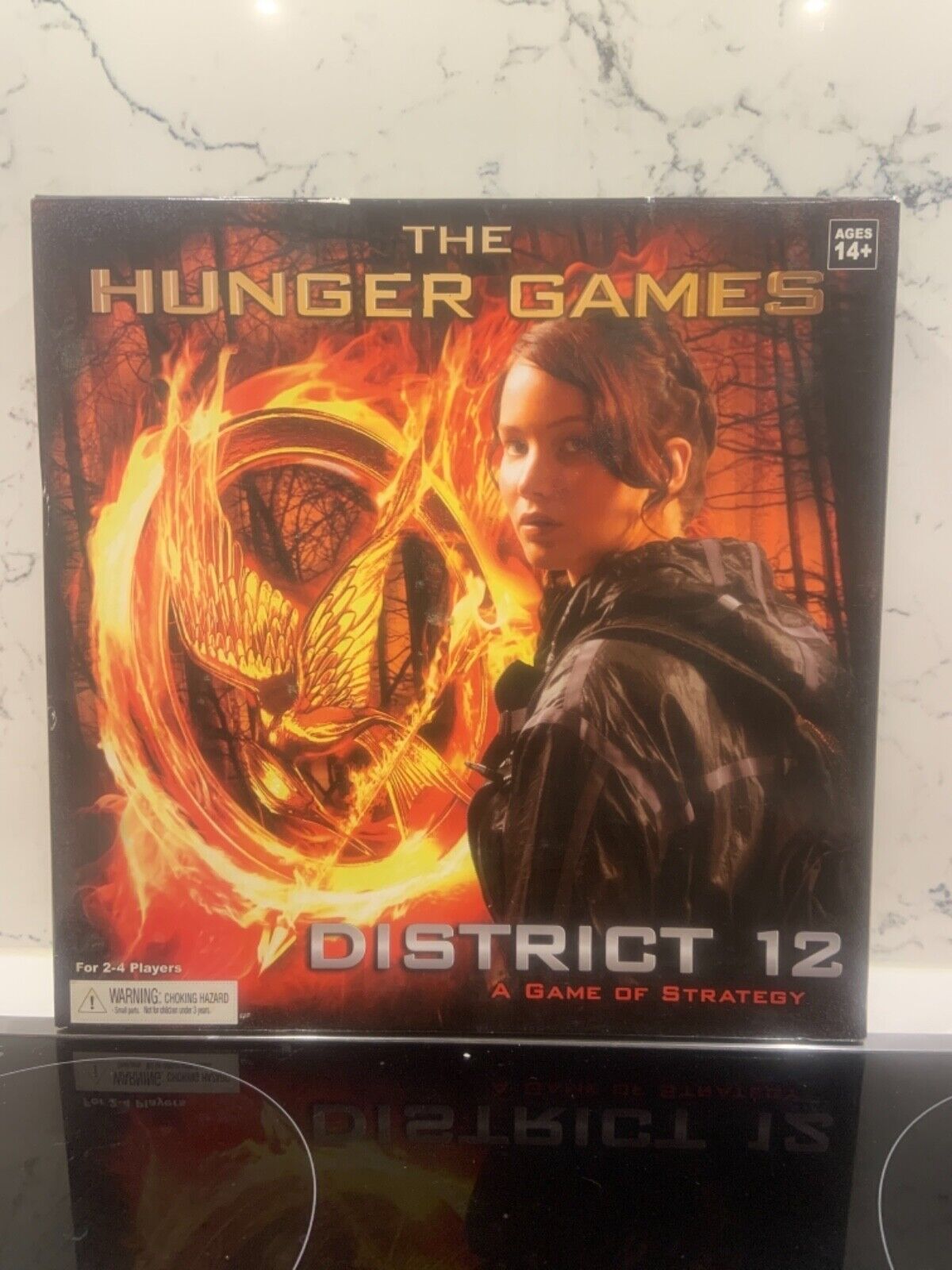 THE HUNGER GAMES Movie District 12 Strategy 2 4 players Open Box NEW Board Game