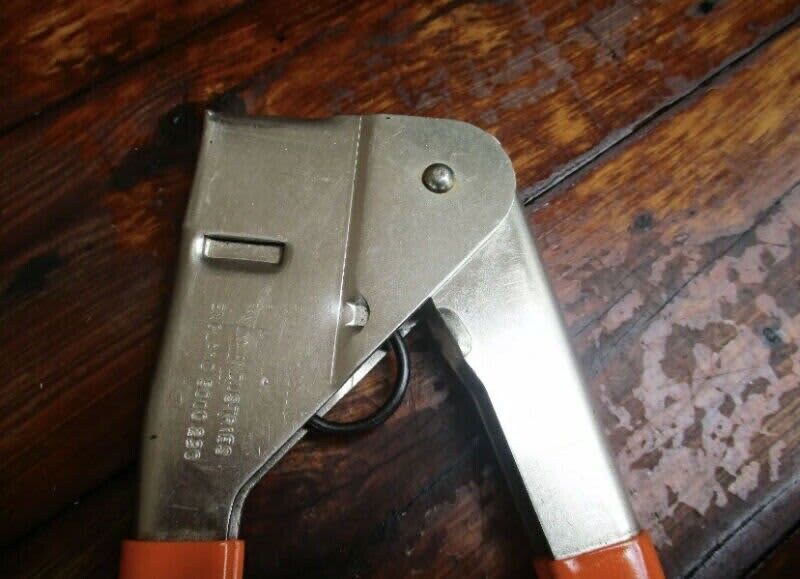 Vintage MAUN INDUSTRIES RIVET GUN TOOL 5012-230 England Hansa