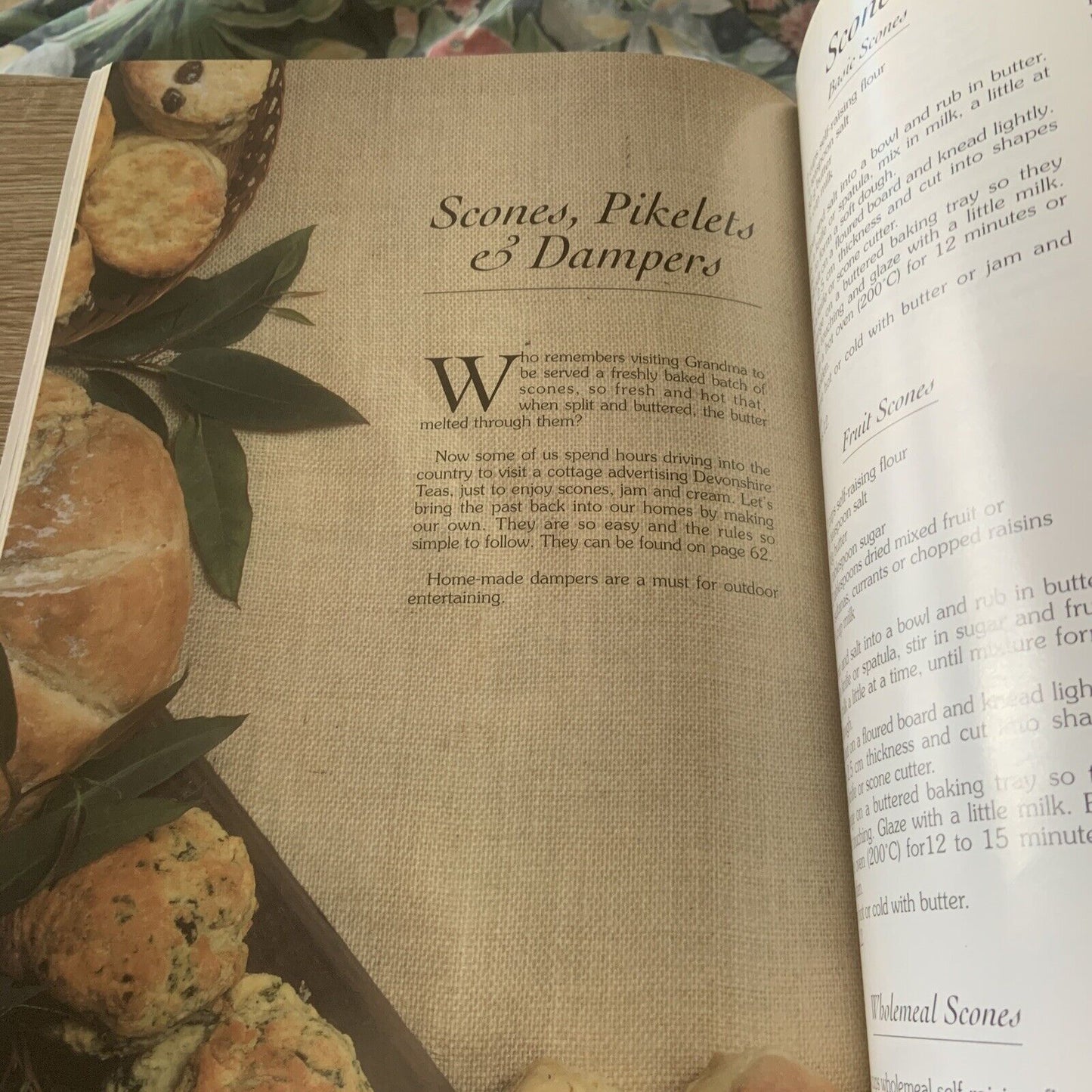 Cookbook MUFFINS BUNS & BREADS Jan Stephens Australian Good Food Series PB