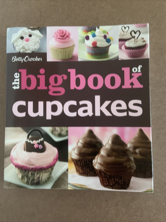 Cookbook BETTY CROCKER The Big Book of Cupcakes Recipes Cakes Baking PB New