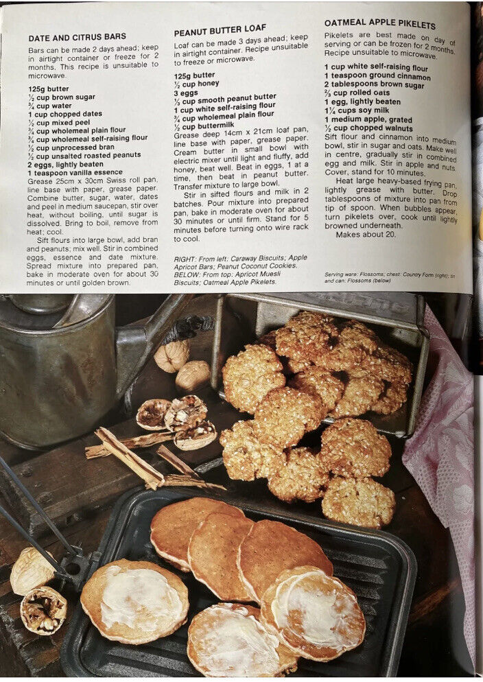 Cookbook VEGETARIAN COOKING Womens Weekly 1989 Recipe Book LG PB Vintage