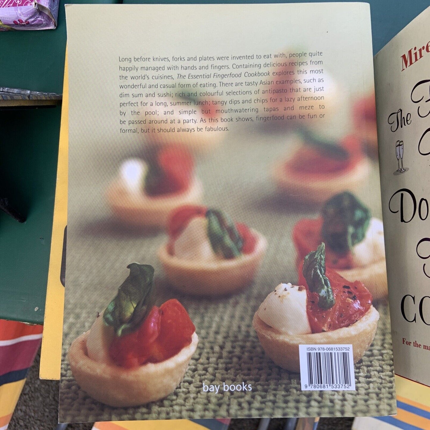 Cookbook THE ESSENTIAL FINGERFOOD Large PB Revised 2011 Bay Books 304 Pg Recipe