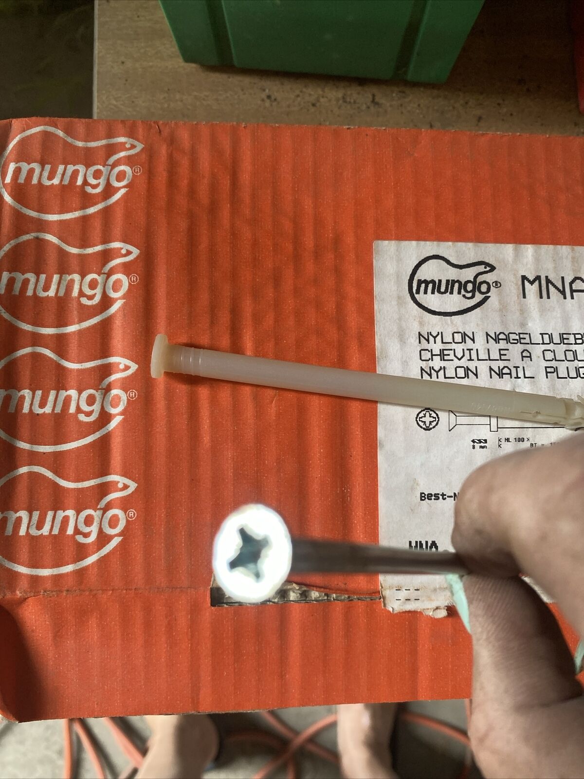 MUNGO MNA 8x140mm Nylon Nagelduebel Cheville Nail Plug Preassembled Box of 300