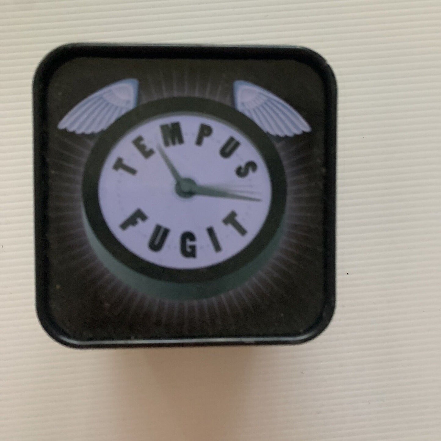 EMPTY BOX WATCH Unemployed Philosophers Guild Alice In Wonderland Tempus Fugit